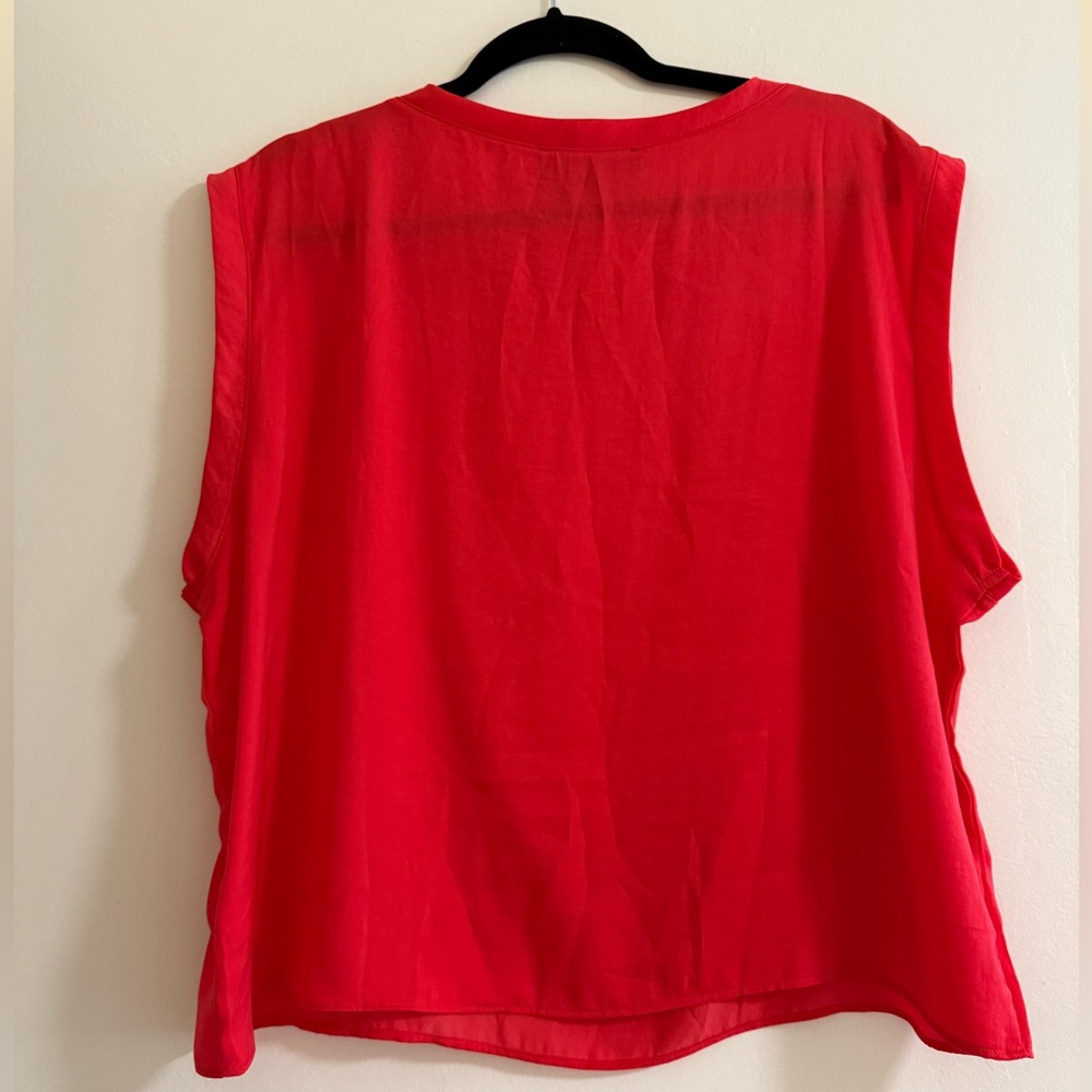 DKNY Vibrant Red Muscle Tee - Picture 6 of 6